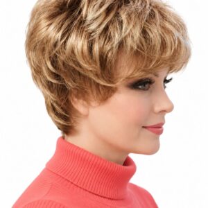 Krótka peruka Evie z włosów syntetycznych w kolorze jasnego ciepłego blond mixu z efektem odrostu Krótka peruka Evie z włosów syntetycznych w kolorze jasnego ciepłego blond mixu z efektem odrostu
