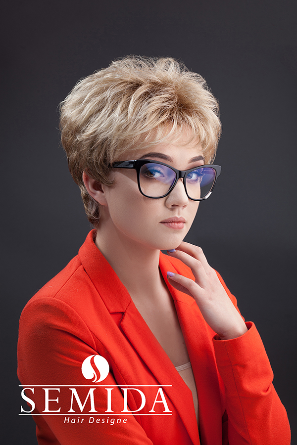 Krótka peruka z grzywką New Finesse 14/88+8 + kolory Gisela Mayer Krótka peruka z grzywką New Finesse 14/88+8 + kolory Gisela Mayer