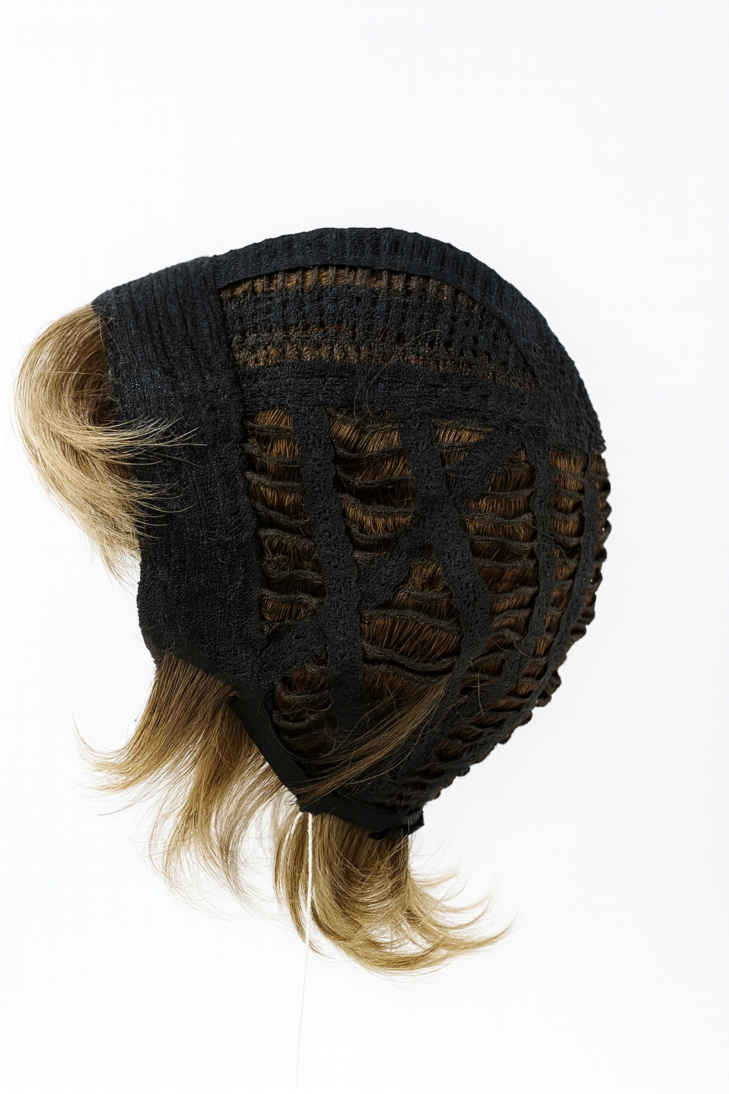 Peruka krótka z grzywką Doro 8-13-22+6 Peruka krótka z grzywką Doro 8-13-22+6