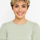 Peruka krótka z grzywką Doro 8-13-22+6 Peruka krótka z grzywką Doro 8-13-22+6