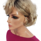Krótka falowana peruka z grzywką Reine w kolorze  blond z ombre/ Gisela Mayer