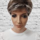 Krótka peruka z grzywką lub bez Frank lace w kolorze sól i pieprz (szpakowaty)  + kolory