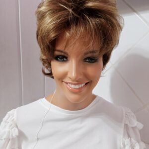 Krótka peruka Society mono lace deluxe by Gisela Mayer w kolorze ciemny blond mix 10/16/27+10 -okazja Krótka peruka Society mono lace deluxe by Gisela Mayer w kolorze ciemny blond mix 10/16/27+10 -okazja