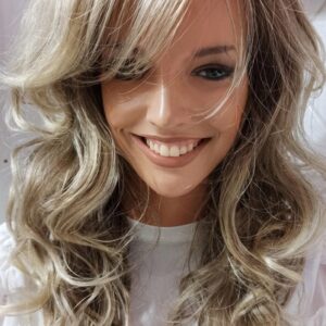 Długa peruka z grzywką Emery  w kolorze jasny popiel mix z blond ombre -60cm