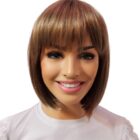 Peruka bob z grzywką 8039 w kolorze ciemnego blondu z refleksem-28cm Peruka bob z grzywką 8039 w kolorze ciemnego blondu z refleksem-28cm