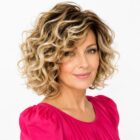 Peruka falowana z grzywką, afroloki -  63353c w kolorze 8/ASH blonde -30cm