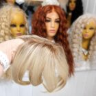 Topper ,  mini dopinka , tupet damski Cascatta mono  w kolorze pastelowego blondu z odrostem + kolory / syntetyczne włosy termiczne