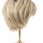 Peruka naturalna bob AlT-Monsanta mono w kolorze jasnego blondu z ciemnym odrostem 21cm Peruka naturalna bob AlT-Monsanta mono w kolorze jasnego blondu z ciemnym odrostem 21cm