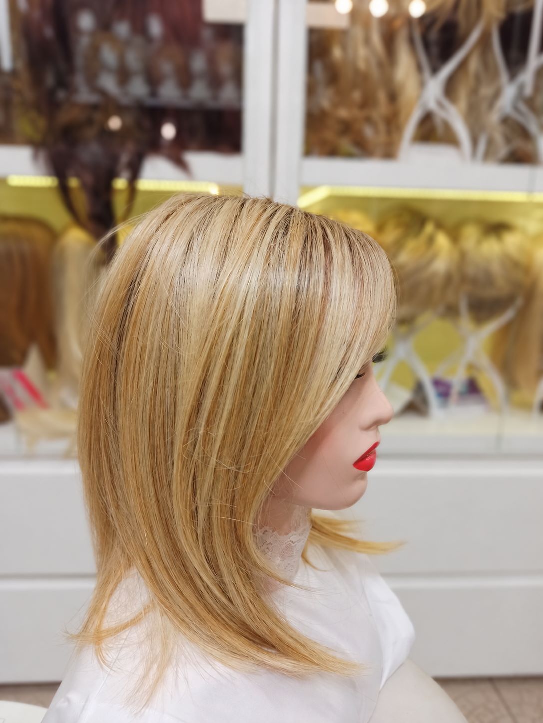 Peruka long bob Venus na tiulu 40cm lightblonde rooted + kolory Peruka long bob Venus na tiulu 40cm lightblonde rooted + kolory